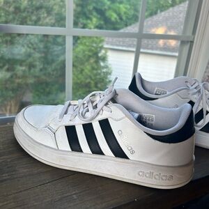Adidas Grand Court Kicks - barely worn!